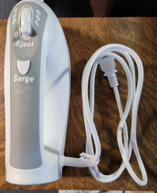 GE ELECTRIC 6SPEED Hand Mixer 106651R with 3 sets of beaters no case